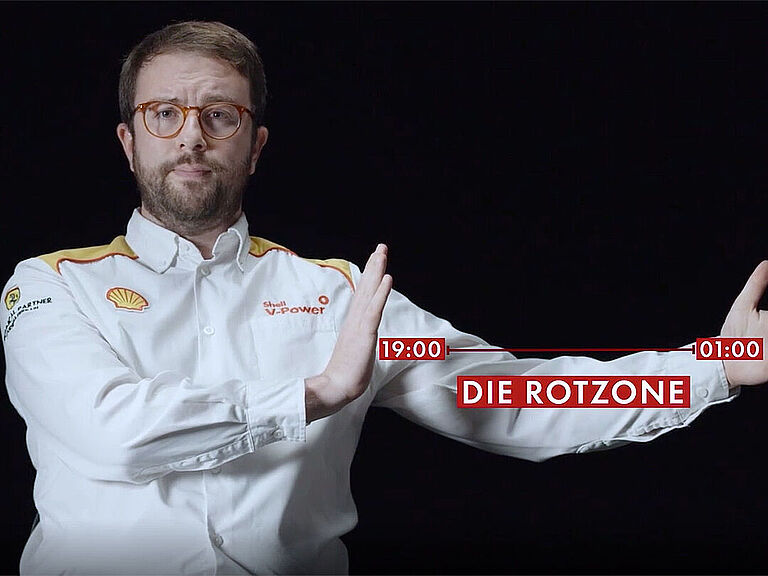 Das Bild zeigt Peter Weller von Shell, der den Begriff Rotzone erklärt