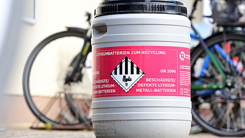 Spezialbehälter für Lagerung beschädigter Lithium Ionen Batterien