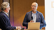 Hans-Peter Flinks (rechts) im Gespräch mit Dr. Udo Schöpf