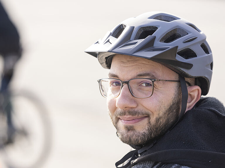 Alessandro Enzo Terrana (41), Transport und Frachten: