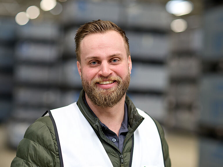 Das Bild zeigt Philipp Unger, Head of Group Sustainability/HSE bei Schnellecke