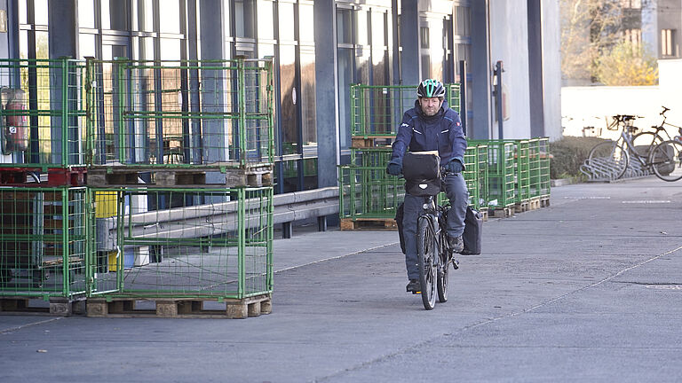Frank Jarosch auf seinem E-Bike