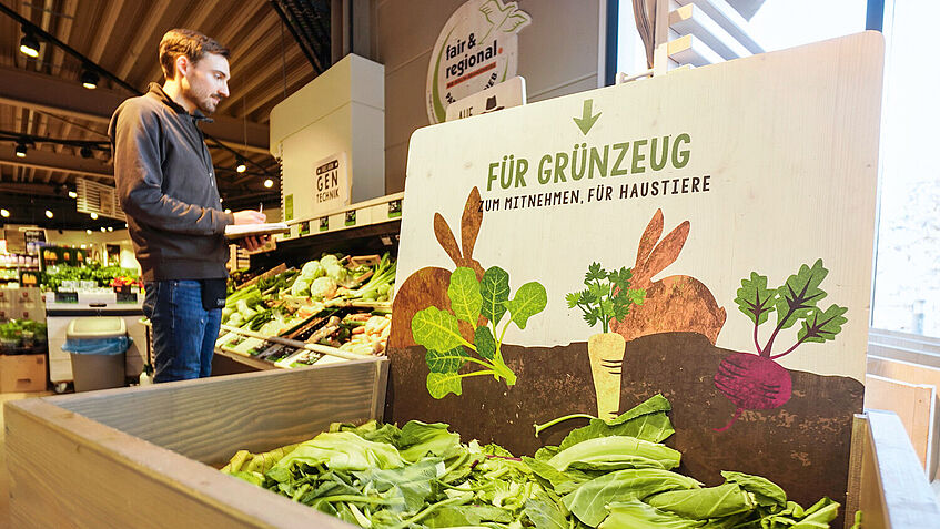 Grünzeug kann kostenlos als Tierfutter mitgenommen werden.