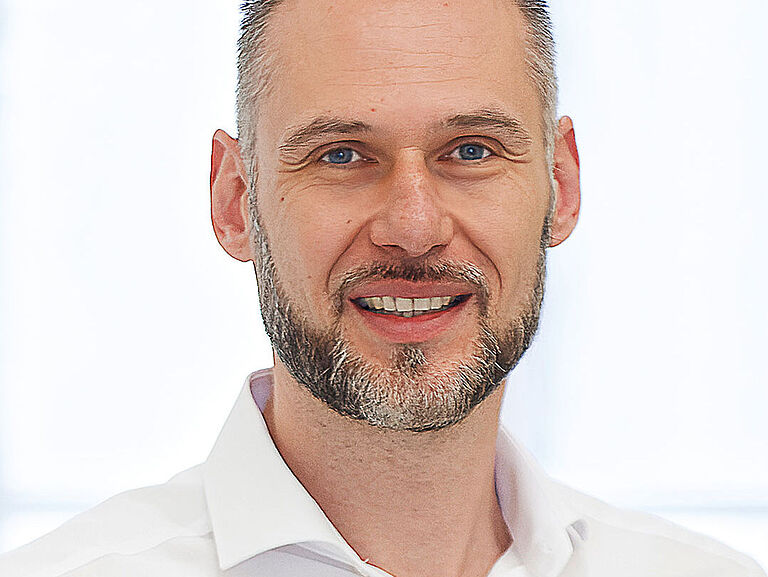 Das Bild zeigt ein Porträt von Martin Wuttke, BGHW-Aufsichtsperson