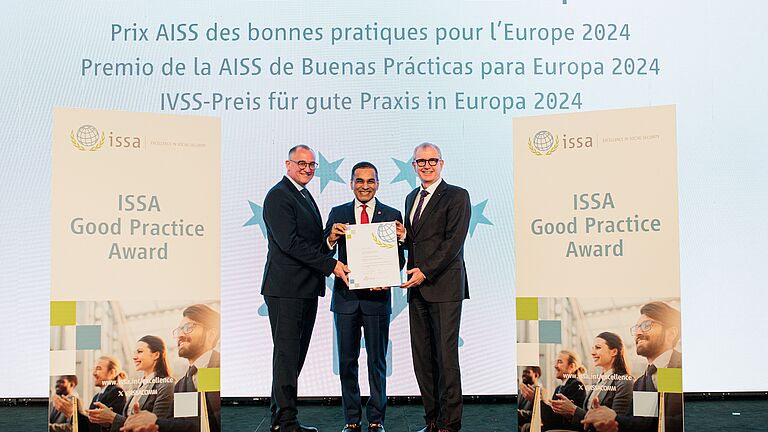 Offizielles Foto der IVSS zur Verleihung des Preises für Gute Praxis 2024 an die BGHW