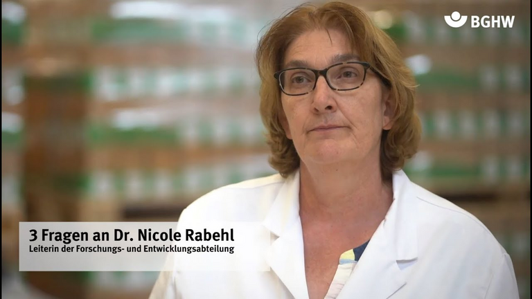 Dr. Nicole Rabehl, Leiterin der Forschungs- und Entwicklungsabteilung bei Vitakraft, beantwortet drei Fragen zur Nachhaltigkeitsstrategie des Unternehmens.