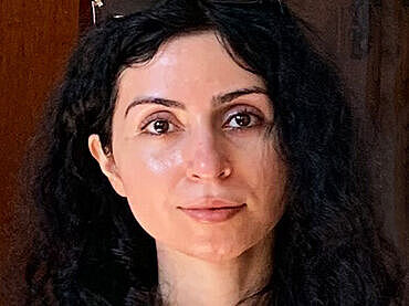 Porträt von Elnaz Karamad, Wissenschaftliche Mitarbeiterin, Personalwirtschaft