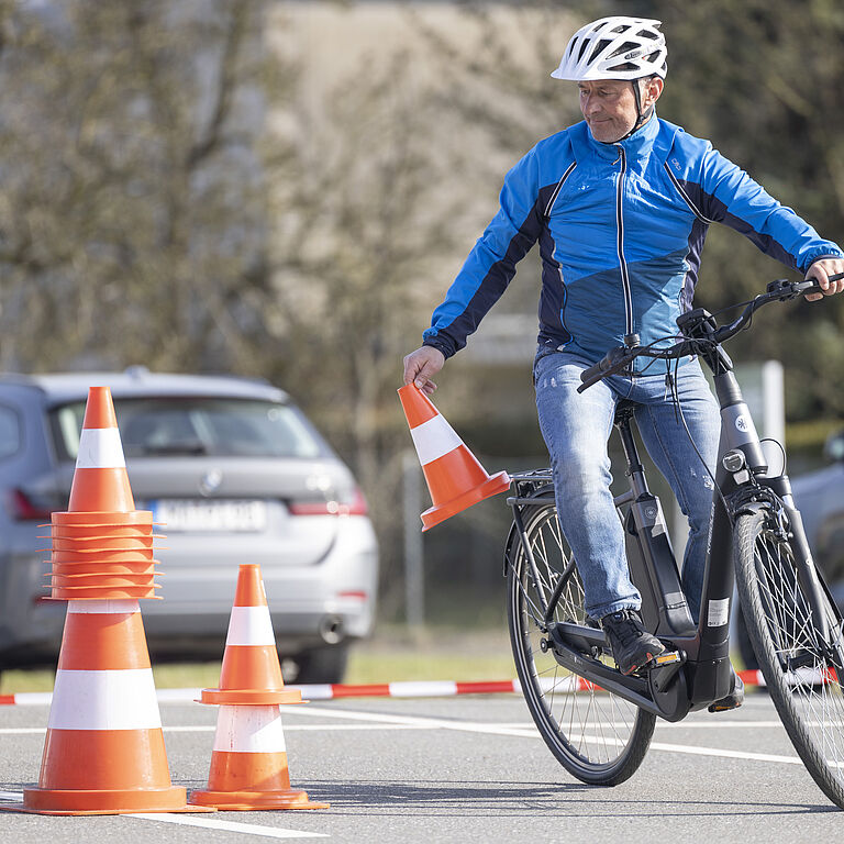Fahrsicherheitstraining mit Pilonen