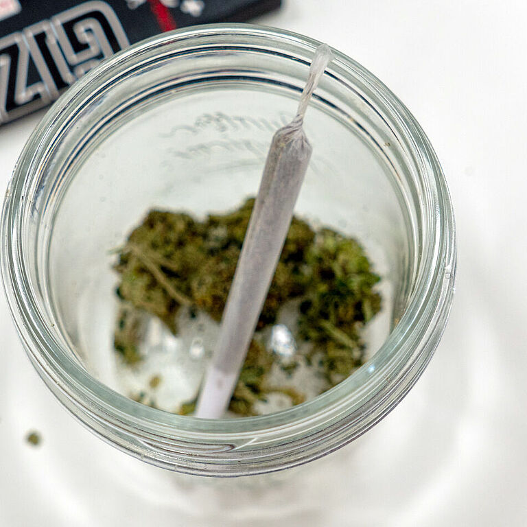 Selbstgedreht: Ein Joint, Marke Eigenbau 