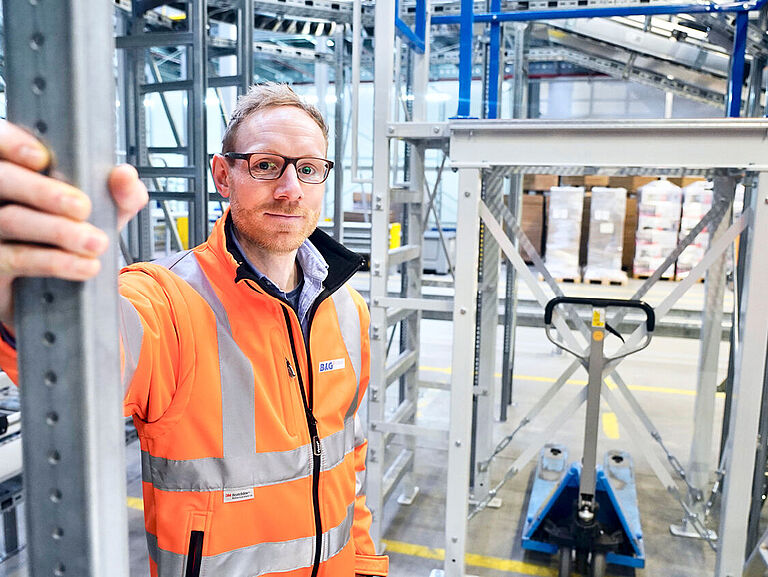 Thomas Menke, Leiter Operations Kommissionierung am Standort Neustädter Hafen.